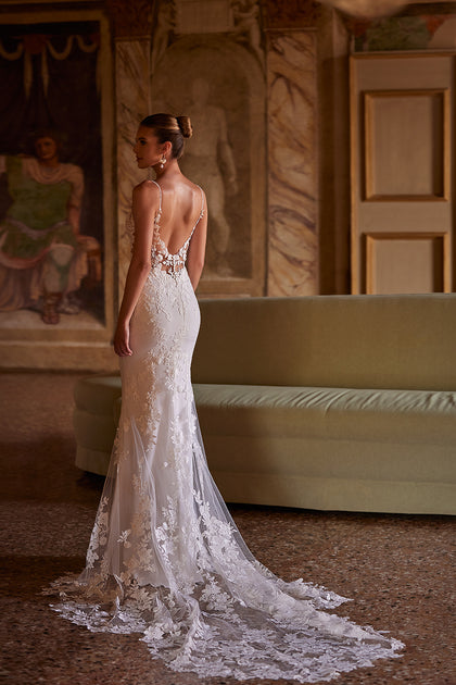 Mermaid wedding dress with plain skirt and train Apolonia from DAMA Couture (extra picture)