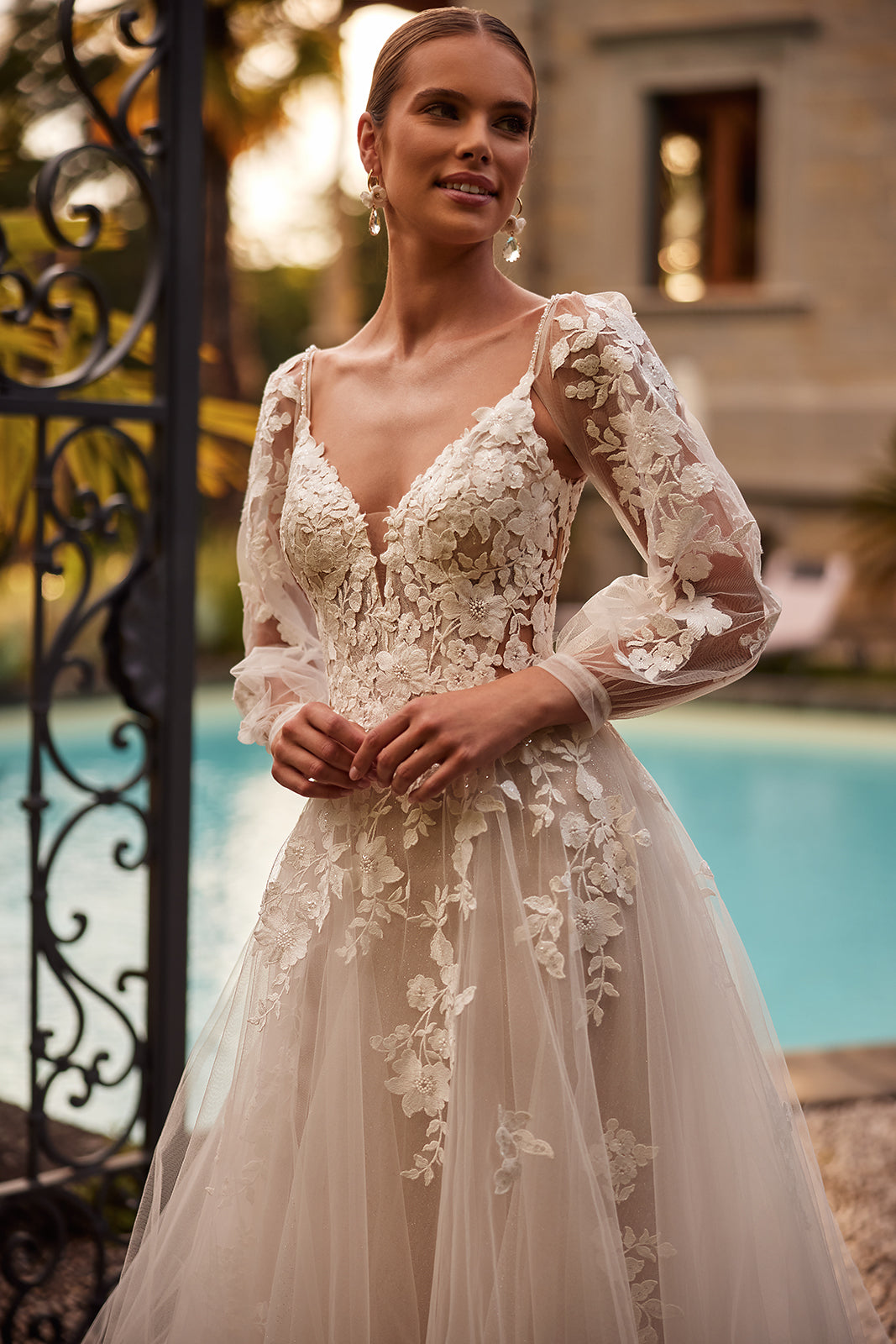 Princess wedding dress with detachable sleeves Ariana from DAMA Couture (main picture)