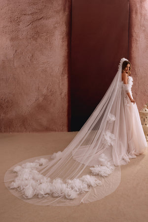 Cathedral veil Bella