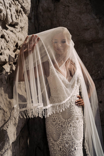 Cathedral veil with fringe