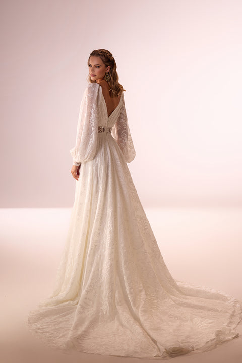 Bohemian wedding dress with long sleeves Ellianna from DAMA Couture (back photo)