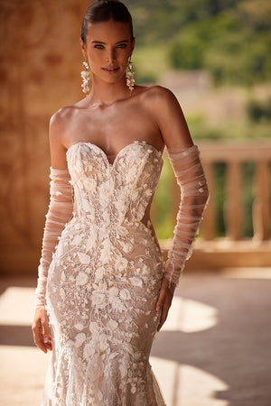 Glamour lace mermaid wedding dress with long sleeves Ellyse from DAMA Couture (main photo)