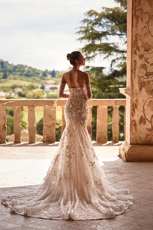 Glamour lace mermaid wedding dress with long sleeves Ellyse from DAMA Couture (back photo)