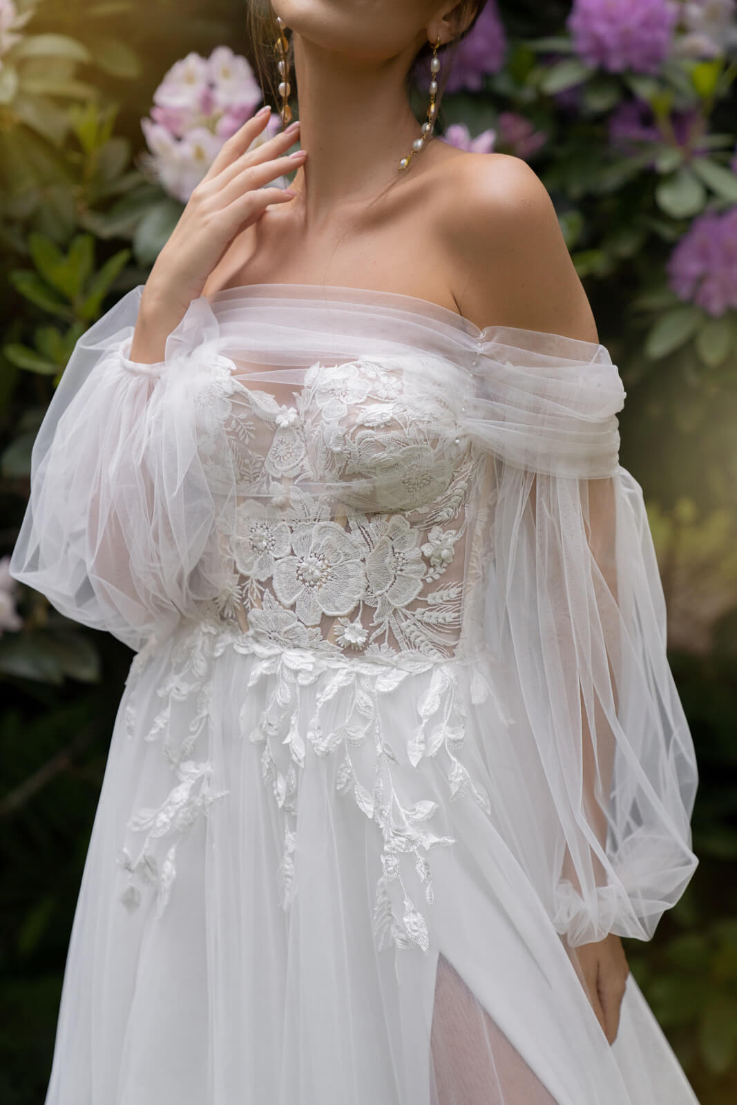 Lanka – wedding dress in motion.