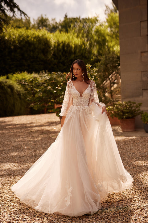 Bohemian lace wedding dress with long sleeves Mullein from DAMA Couture (main photo)
