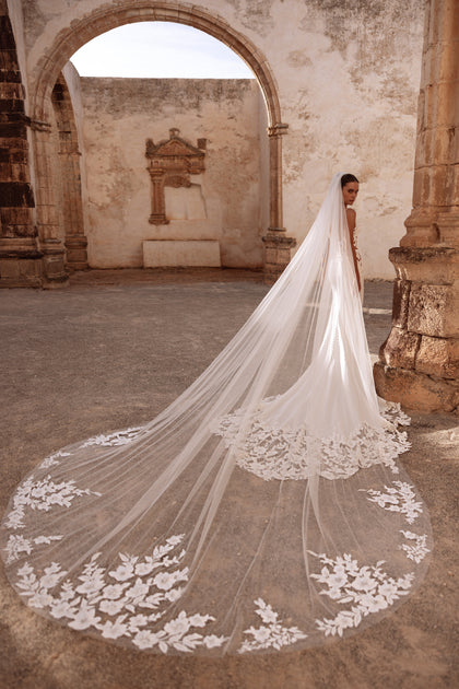 Wedding dress Munira