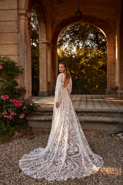 Bohemian lace a-line wedding dress with sleeves Noya from DAMA Couture (back photo)