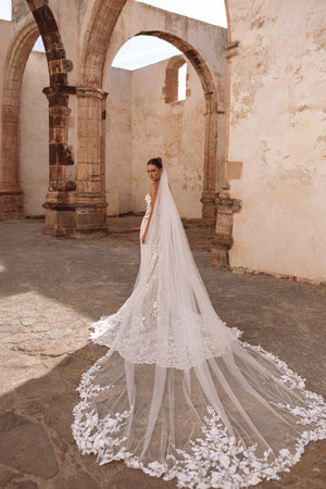 Cathedral veil Sarifa