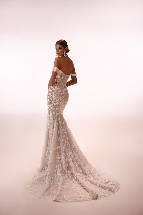 Romantic mermaid wedding dress from floral lace Stormi from DAMA Couture (main photo)