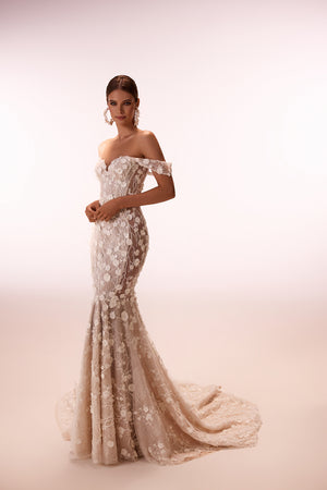 Romantic mermaid wedding dress from floral lace Stormi from DAMA Couture (front photo)