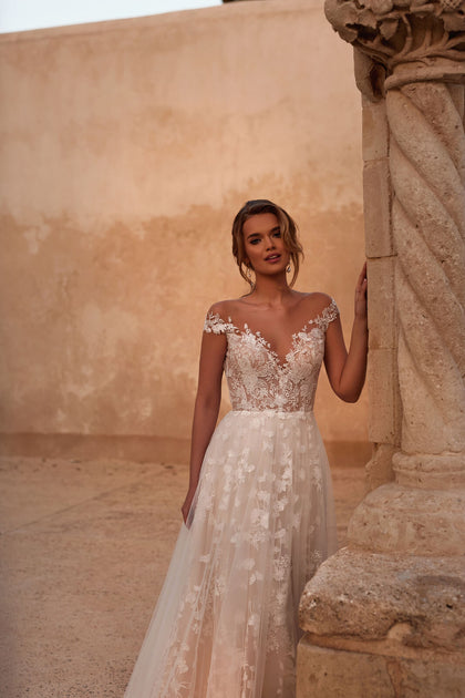 Wedding dress Valentine Wedding dress Valentine