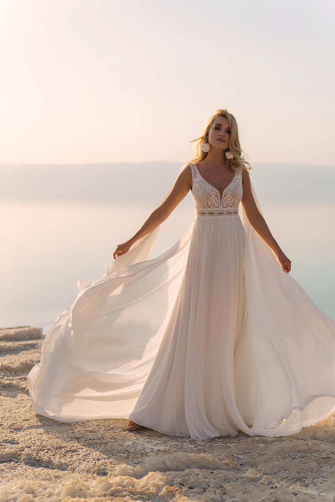 Wedding dress Atena – A-line wedding dress by DAMA Couture.