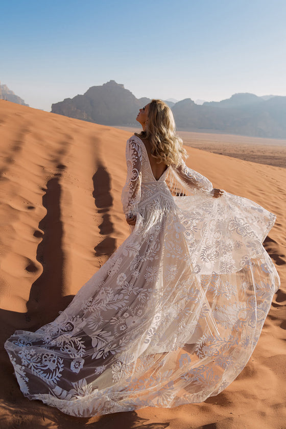 Wedding dress Onava – A-line wedding dress with long sleeves, DAMA Couture.