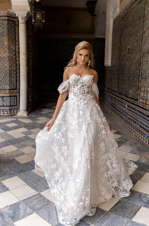 Sarah – detail of the wedding dress.