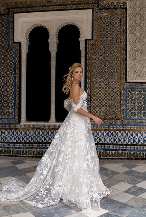 Sarah – wedding dress by DAMA Couture.