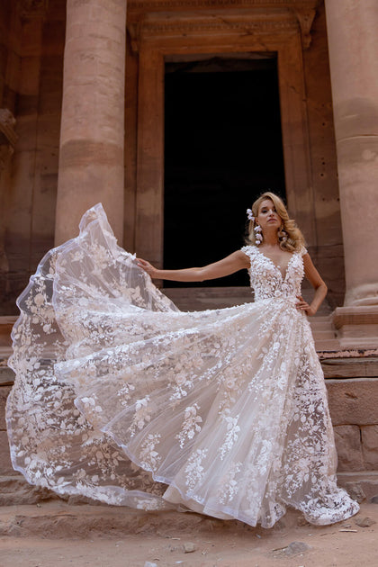 Wedding dress Azalea Wedding dress Azalea