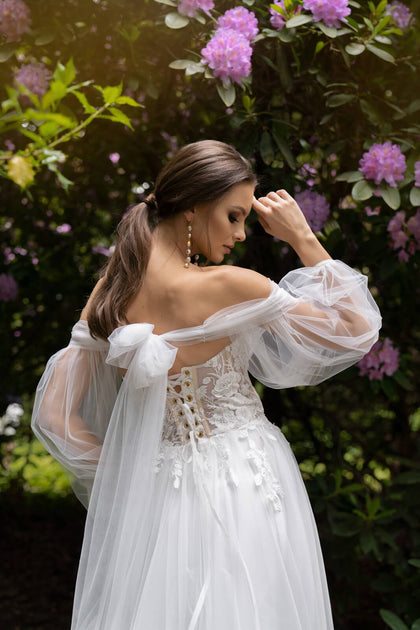 wedding dress designers in sri lanka Chandya and Frederick's Christian and Sri Lankan Fusion Wedding by Estelle Marie Photography