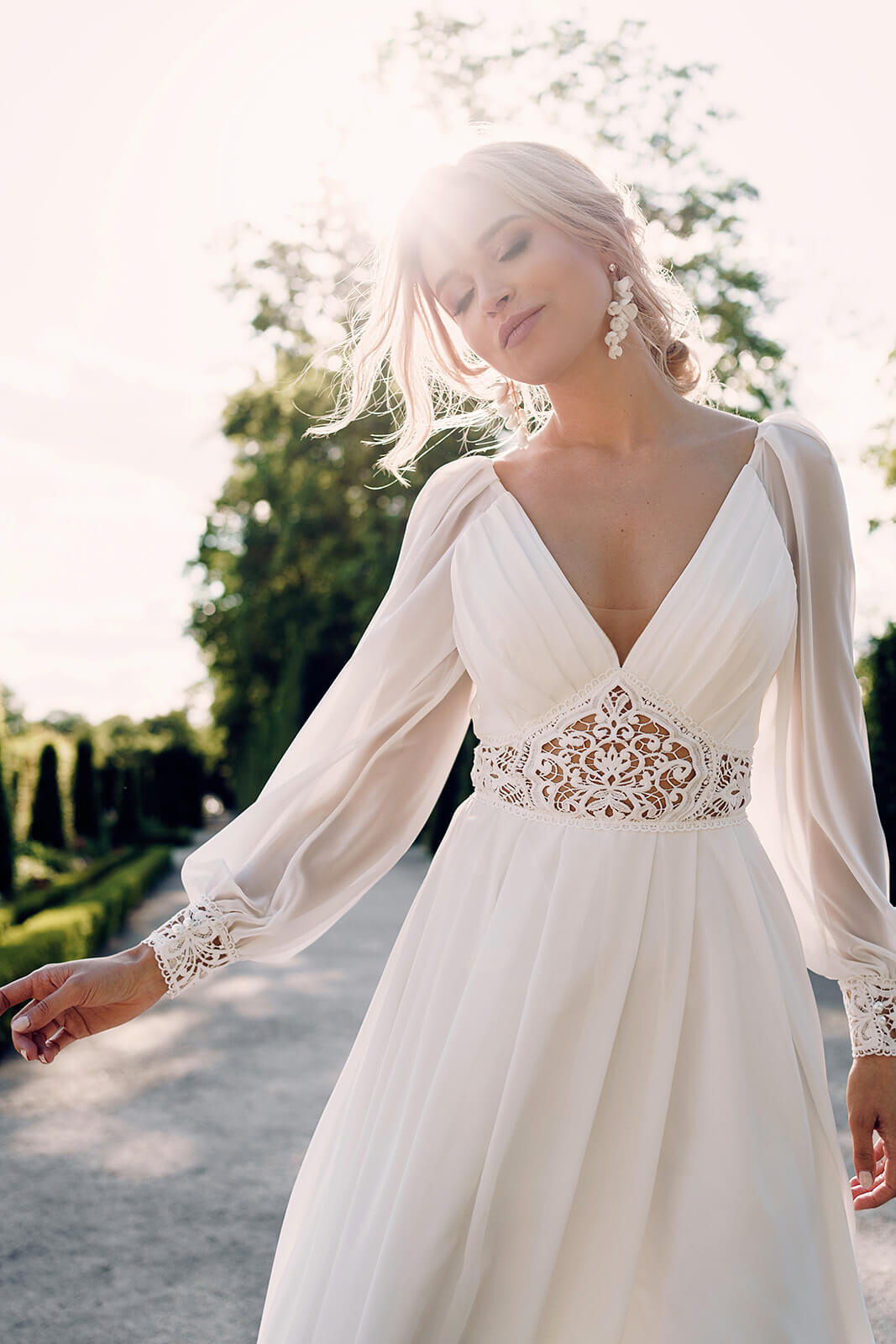 Safona – wedding dress in motion.
