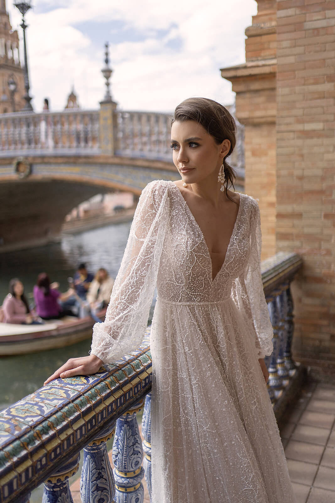 Suri – close-up of the wedding dress.