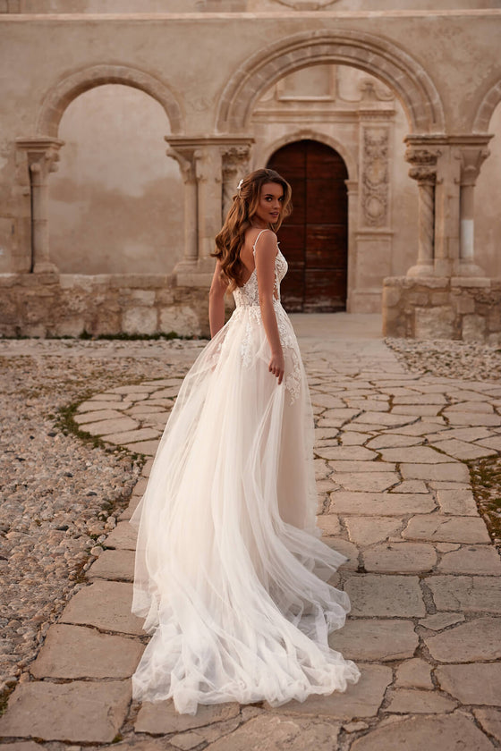 Wedding dress Avril – A-line bridal gown, DAMA Couture.