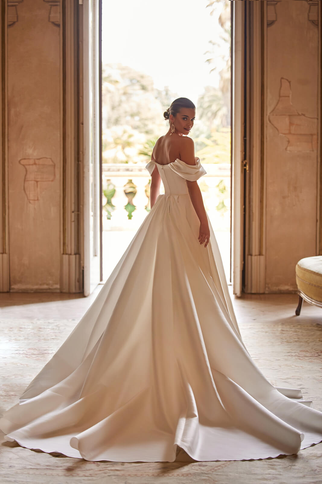 Wedding dress Bona – A-line bridal gown in satin, DAMA Couture.