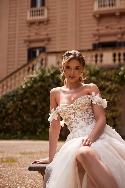 Wedding dress Mia Wedding dress Mia