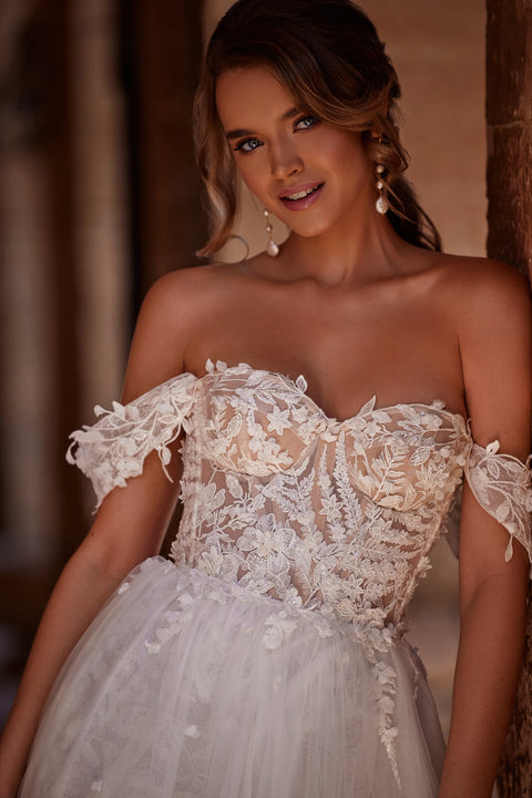 lucy loves lace wedding dress A love like this deserves a look to match. Lucy in Laine London, captured in her forever moment @everythingbeauty2015 #lainelondon #lainelondonbride #rentalbridaldress #womenownedbusiness #blackowned #2026bride #bridal