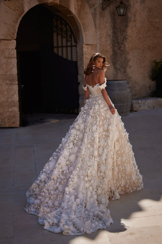 Wedding dress Olivia – A-line wedding dress, DAMA Couture.