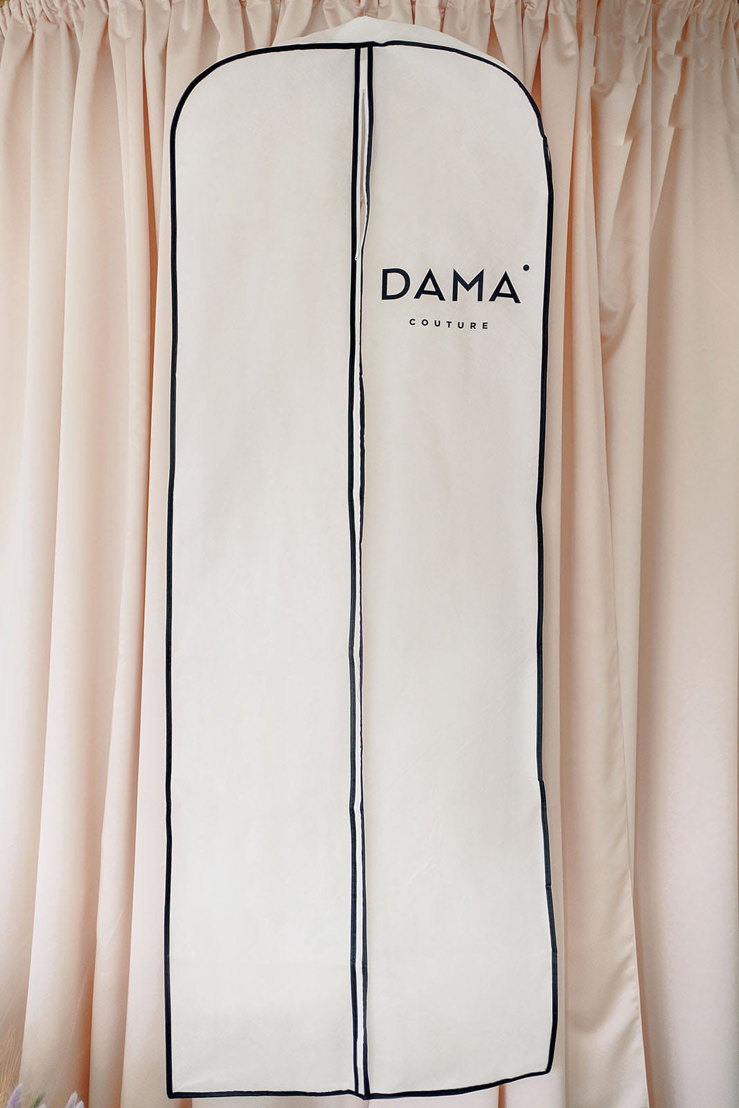 Cover for your dress – accessory for a bridal look, DAMA Couture.