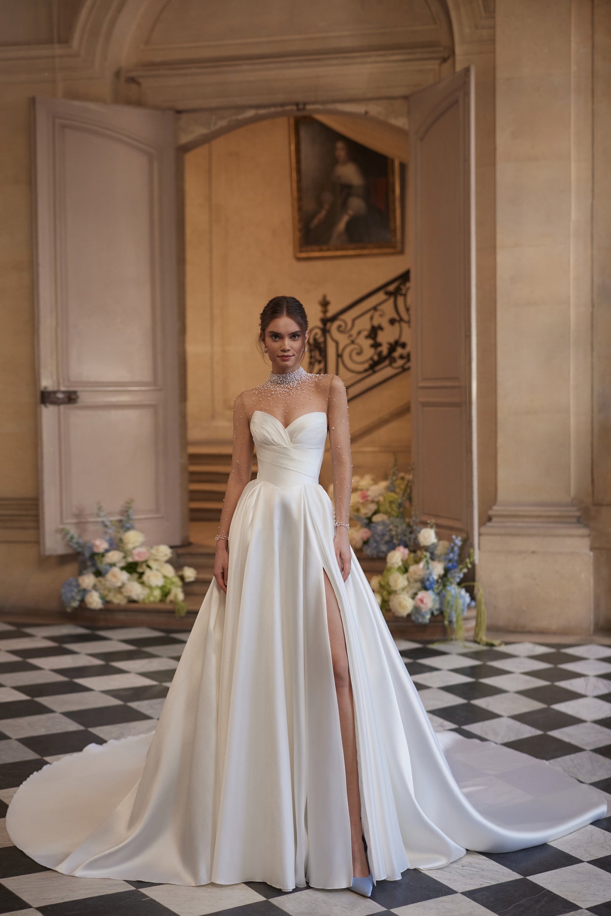 Lucienne: gonna ampia con spacco e corpetto drappeggiato