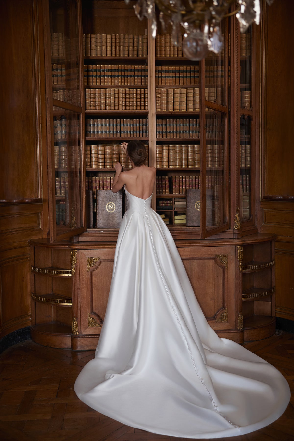 Shella wedding dress – a sculpted strapless corset and full satin skirt, DAMA Couture Something Blue 2027.