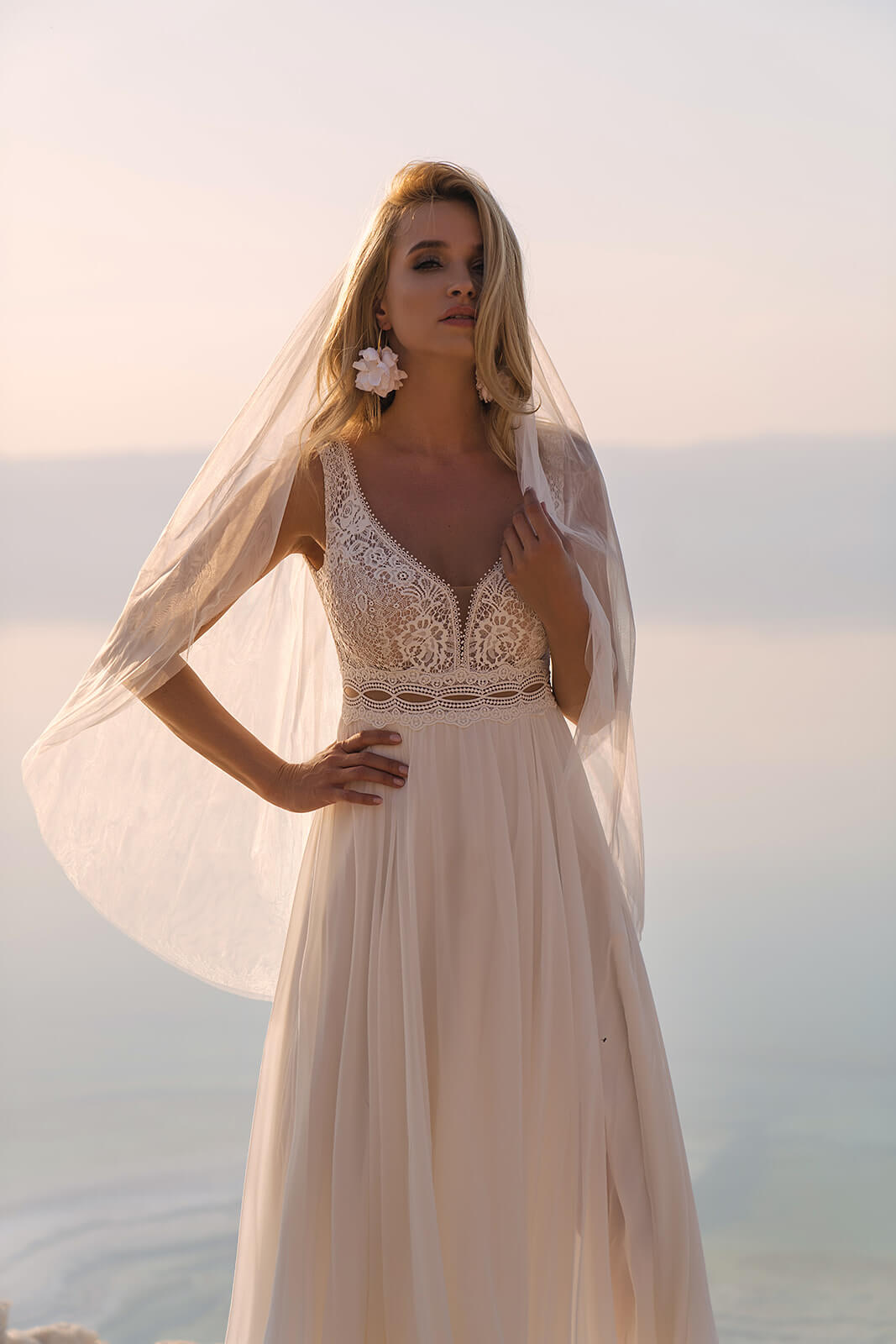 Regular veil – wedding veil seen from the back.