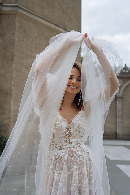 Cathedral pearl veil