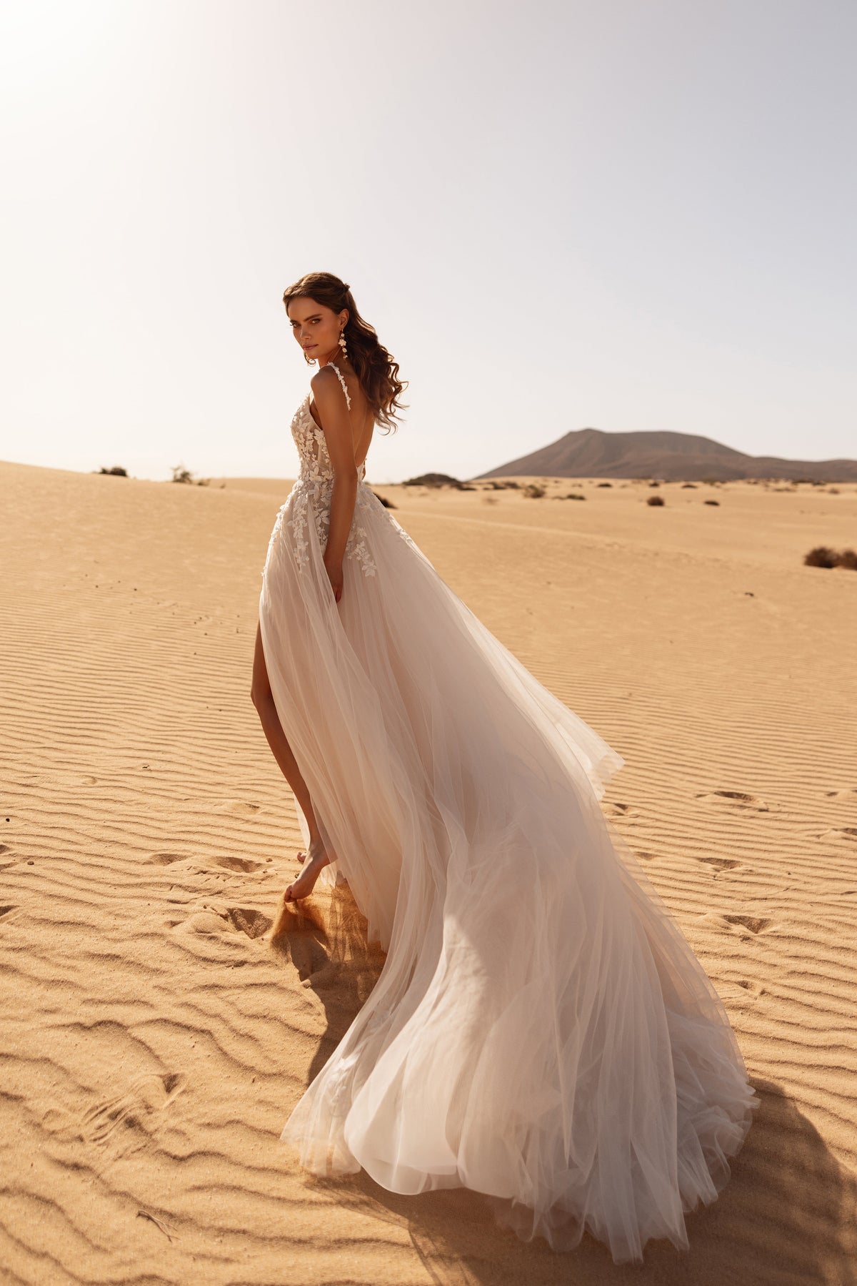 long flowing wedding dress Aviva The one where every Size:3XL (19) Fashion Portrait Young Woman Upload Date-241224