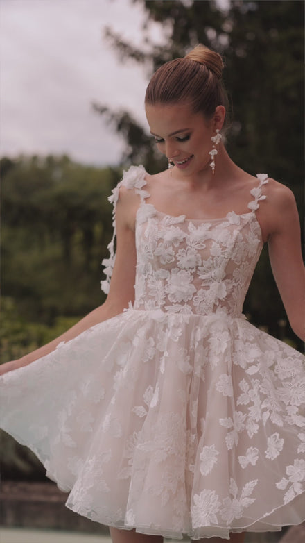 Short wedding dress with lace Amanda from DAMA Couture (extra video)