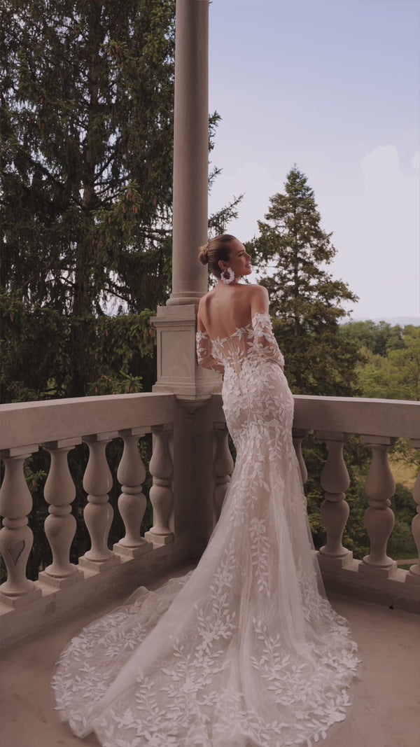 Romantic mermaid wedding dress from lace Procella from DAMA Couture (campaign video)