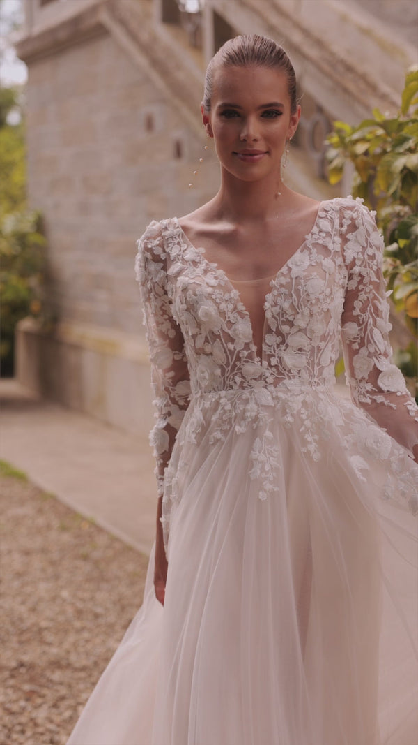 Romantic wedding dress with long sleeves Felicia from DAMA Couture (campaign video)