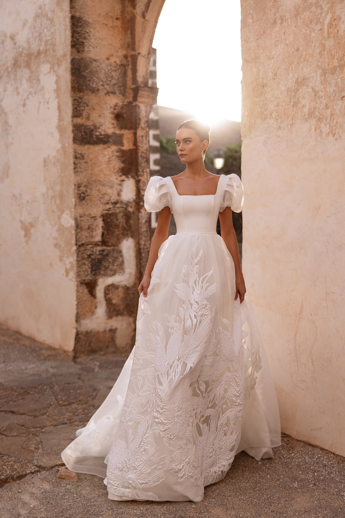 Wedding dress Vanilla - A-line puff sleeves